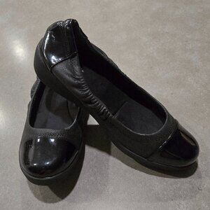 EASY SPIRIT Eskable e360 Women's Black Patent Cap Toe Slip On Wedge - Size 8M